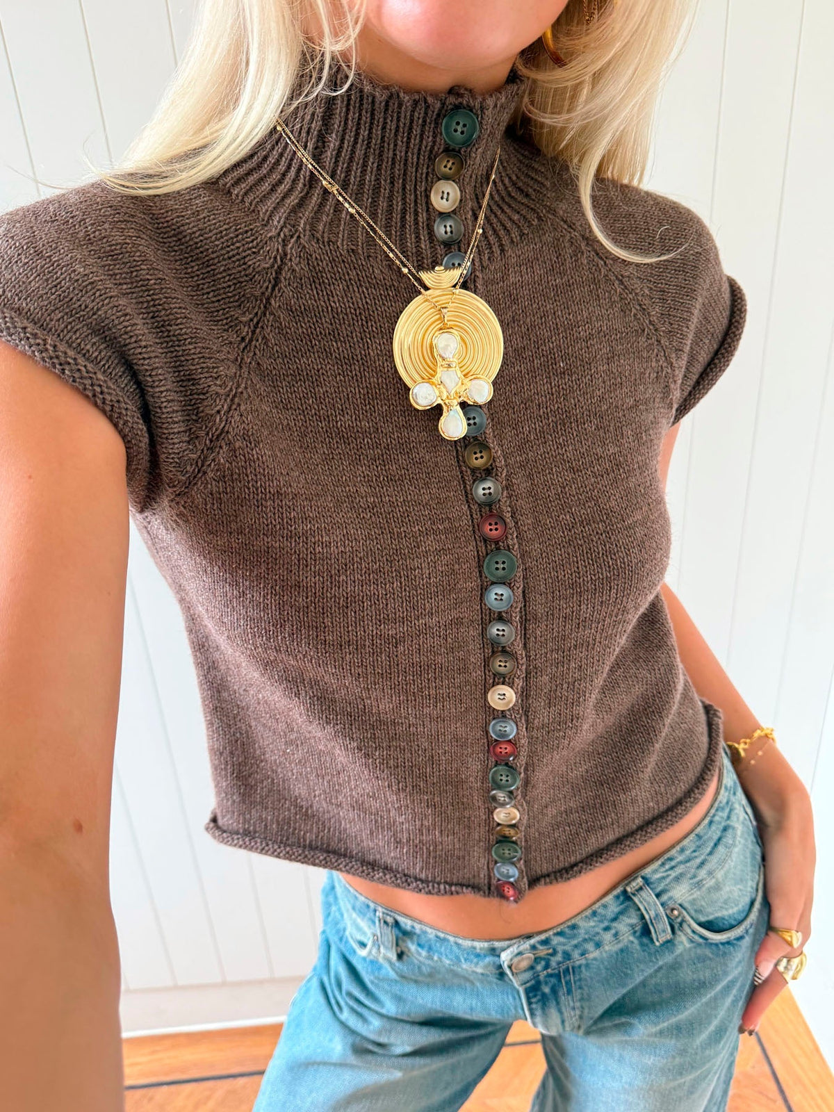 Scandivv short sleeved knit with buttons - Brown/taupe