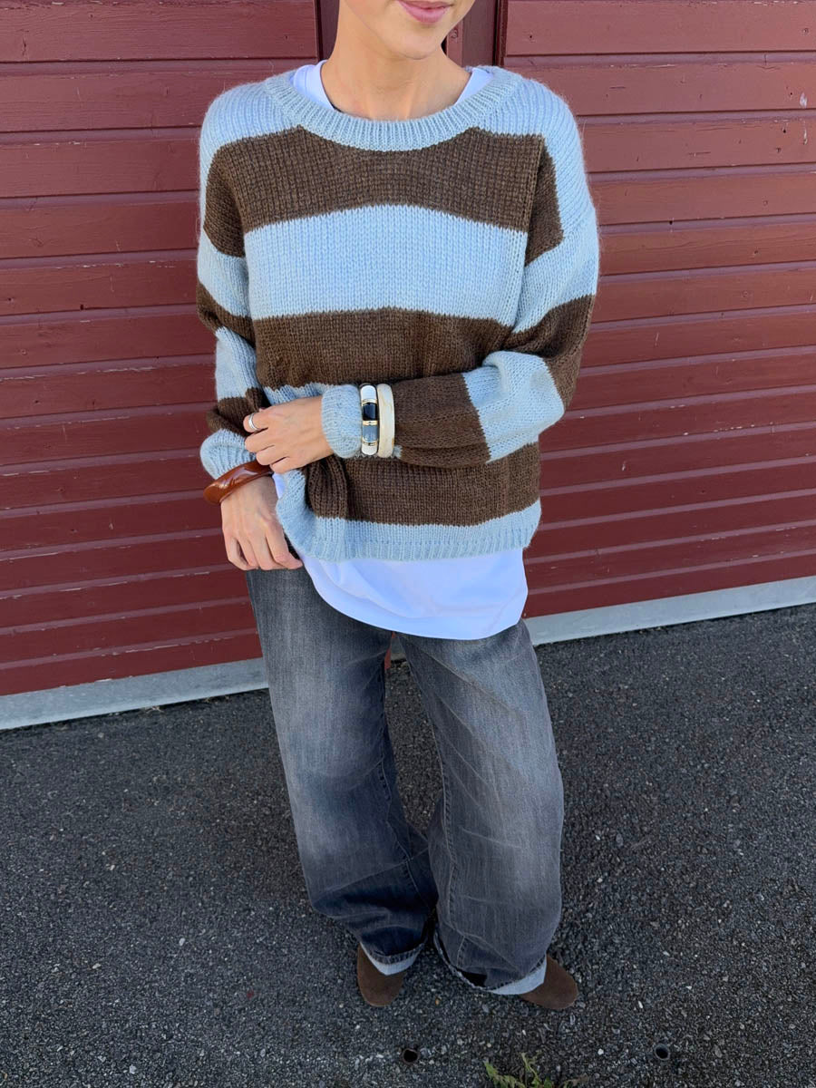 Trish knit sweater with stripes – Light blue and brown